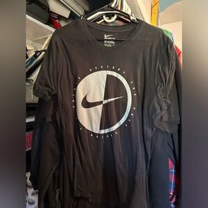 Men’s Nike shirts size large